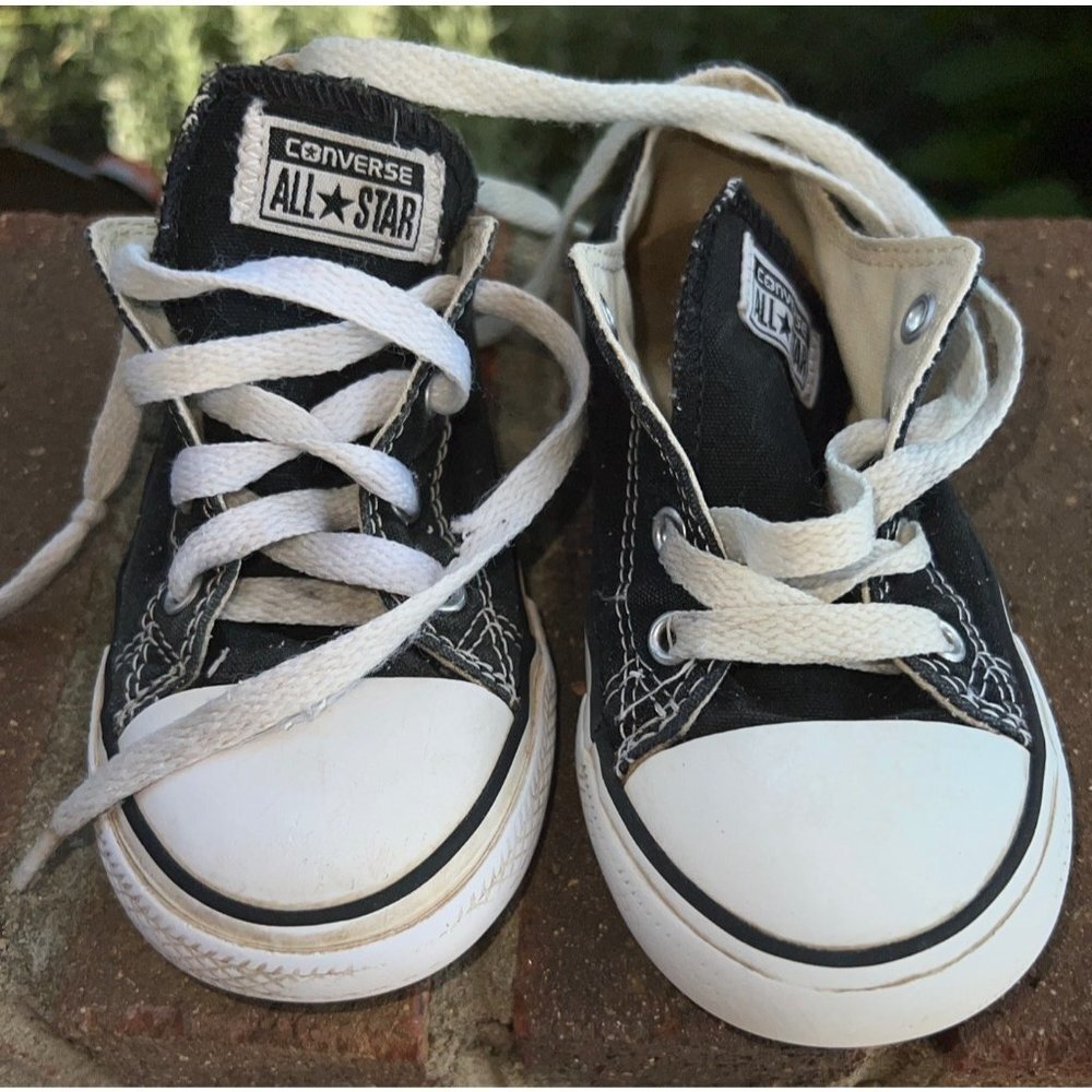 Black Converse Allstars Sneakers — 9
